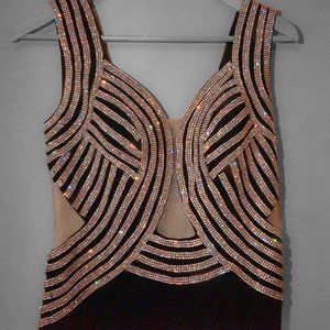 JOVANI  AB CRYSTAL EMBELLISHED GOWN SIZE 4